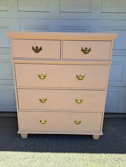 BIG  DRESSER.