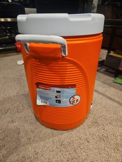 Rubbermaid Cooler