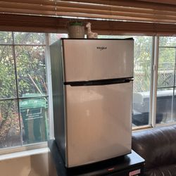 Mini Fridge With Freezer
