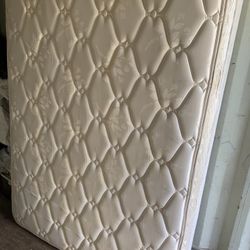Queen Mattress And Box Spring 