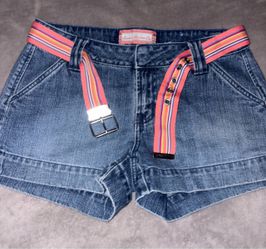 Size 9 Arizona jean co shorts