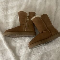 Ugg