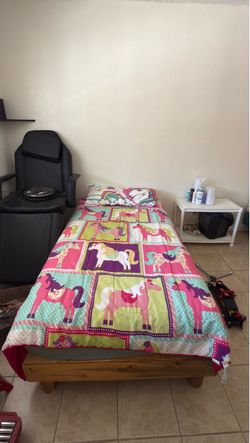 Twin bed set