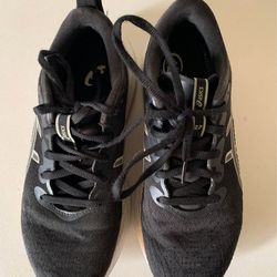 Women's asics tennis shoes size 8