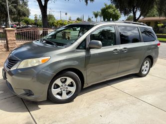 2012 Toyota Sienna