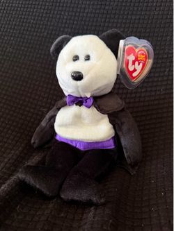 Ty Beanie Baby Count Vampire Bear (2004 Halloween) – Retired – Tag Protector – Original Tag