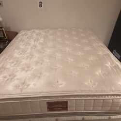 Queen Pillowtop Mattress And Box Spring 