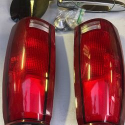 Two Tail Lights  1 Gas Cap Cover 1 Door Handle  License Plate Lights 2007 Chevy Silverado Pickup 