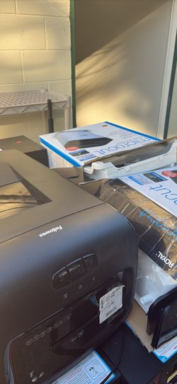 Pallet of Returns - Ice Makers , Shredders, Water Cooler, etc.