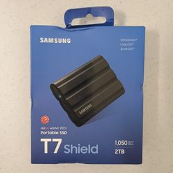 SAMSUNG T7 Shield Portable SSD 1050MB/s USB 3.2  2Tb H2O Proof 