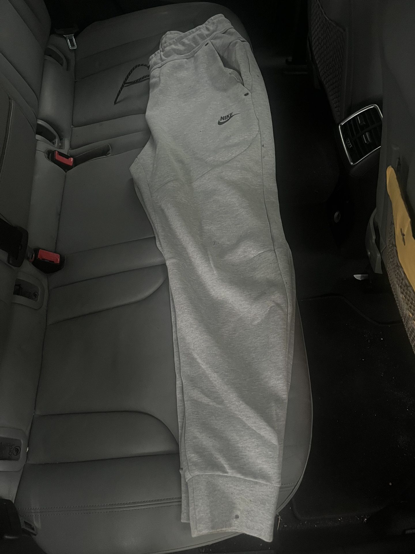 Nike Tech Joggers | Sz. M