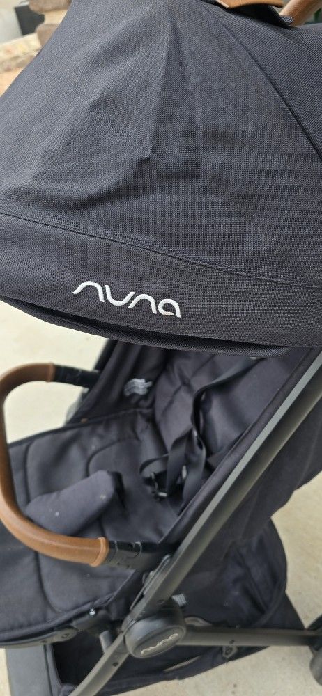 NUNA TRVL LX Self Folding Compact Stroller
