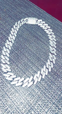Iced Cuban Link Chain 