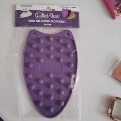 Mini silicone iron rest