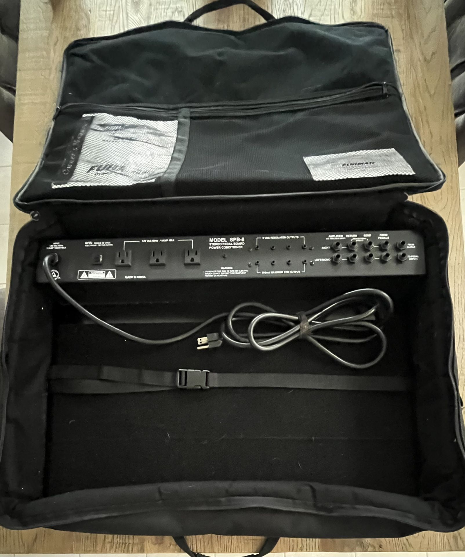 Furman SPB-8 Stereo Pedal Board Power Conditioner Pedal Board