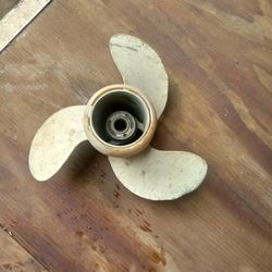 PROPELLER 9 1/2 X 10 SUZUKI OMC EVINRUDE JOHNSON - $25