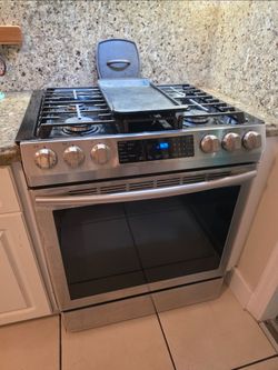 SAMSUNG 30" SLIDE-IN GAS RANGE, CONVECTION OVEN