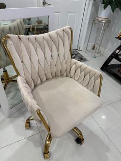 Desk chair