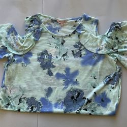 Women’s Juicy Top Size M $8