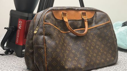 Louis Vuitton Deauville Monogram Travel Bag