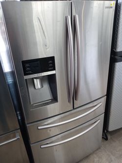 Samsung stainless steel four-door french door refrigerator (no ice, dents/scratches on face) - Free delivery