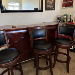 Bar Station With Stools 