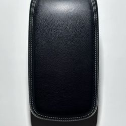 18 Mercedes-Benz CLA250 Armrest / Center Console Lid Black 1246042-K