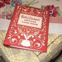 Betty Crocker Cookbook.. 1950 / 1998.  3 Ring Binder. Every page clean! 