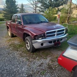 Two thousand dodge dakota