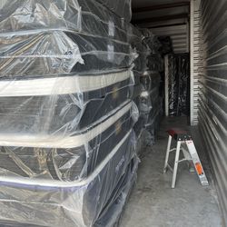 Twin size mattress, king size mattress, queen, size mattress, full size mattress with free, boxspring, same