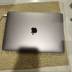 2017 Apple MacBook Pro