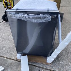 New Dented, Frigidaire Gallery 24-in Top Control Built-in Dishwasher ( Fingerprint Resistant Black S.S. ) , OrbitClean , 52-Decibel $450.00 O.B.O.
