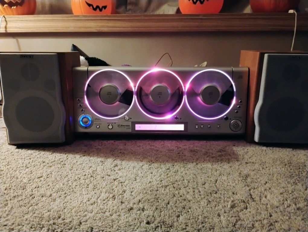 Retro Emerson 3 disc linear CD changer, 2004