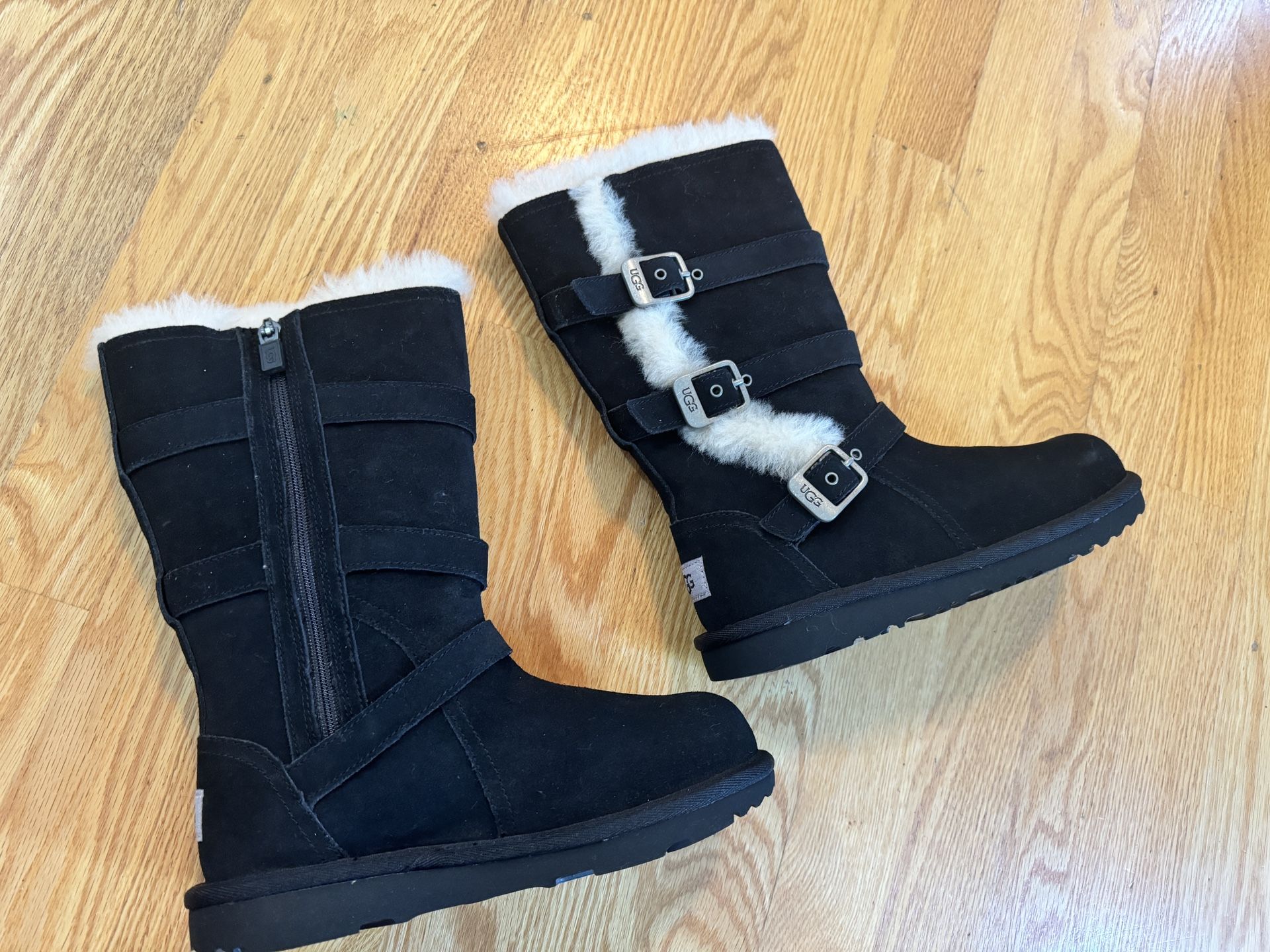 Brand New Uggs For Girls. Size 2