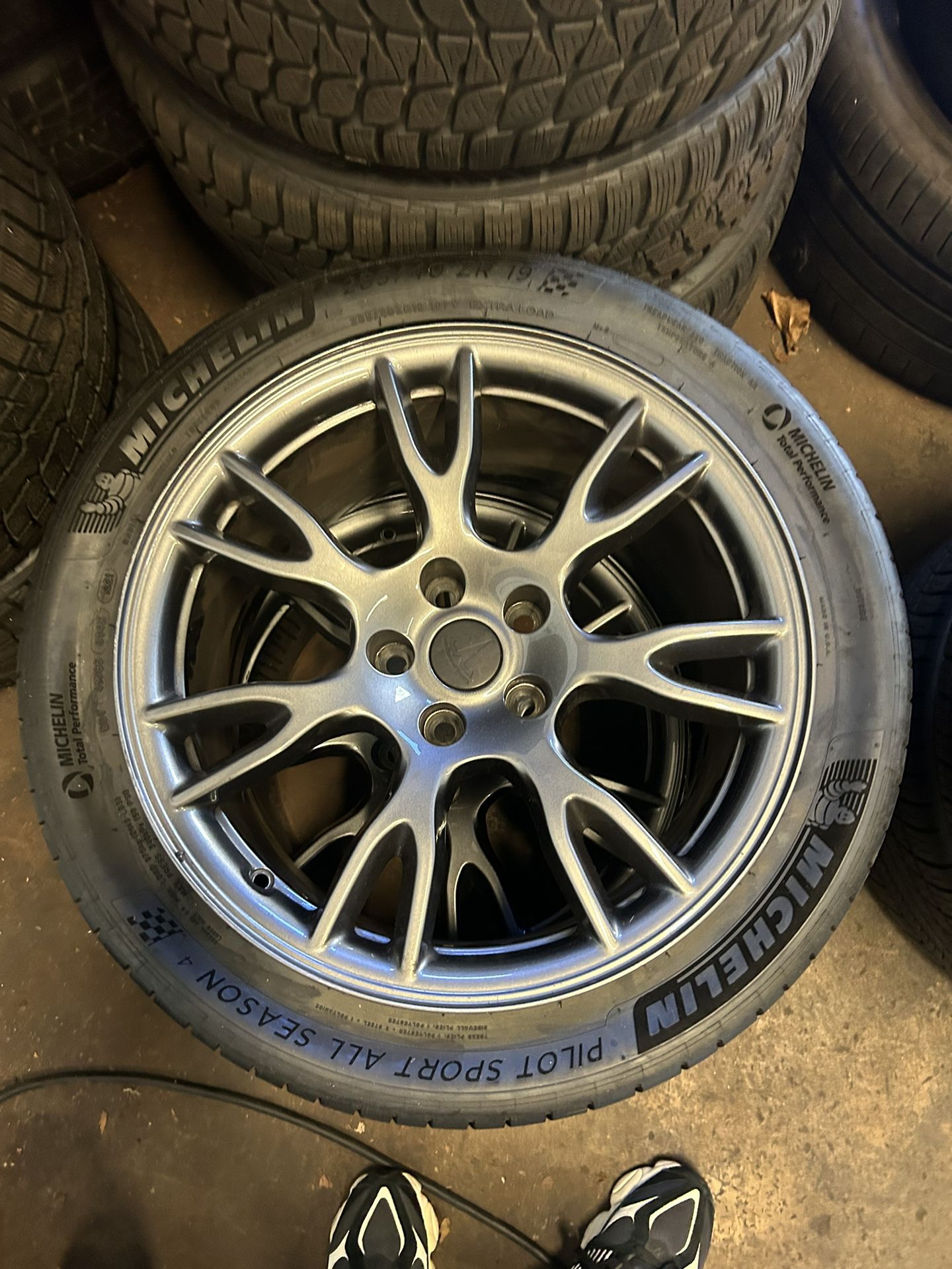 Tesla Plaid Wheels And Tires 