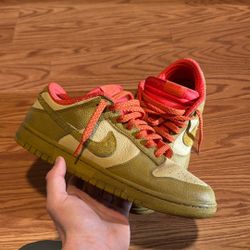 Nike Dunk Low "Bronzine Picante Red Size 11.5