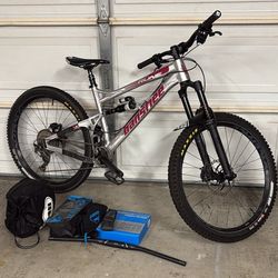 2019 Banshee Rune V2 Enduro Mountain Bike