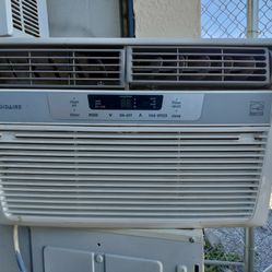 Like New Frigidaire 6000 BTU Window Air Unit I Can Get The Remote With Warranty