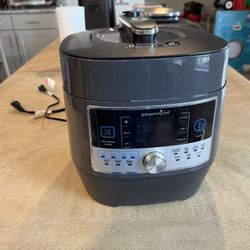 Pampered Chef Quick Cooker w/ accessories