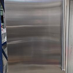 Sub-Zero BI30USPH 30 Inch Built-in Bottom-Freezer Refrigerator