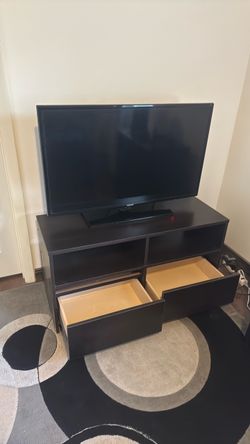 40 inch  Samsung tv with tv stand
