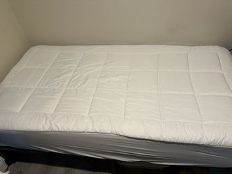 8” Twin Cooling Memory Foam Matress, like new