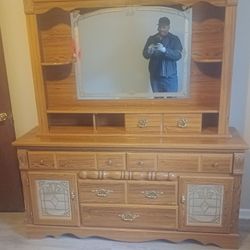 Dresser With Mirror