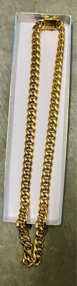 Gold link necklace