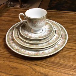 Noritake Ireland Morning Jewel — One Place Set + Extra Salad Plate - Like New