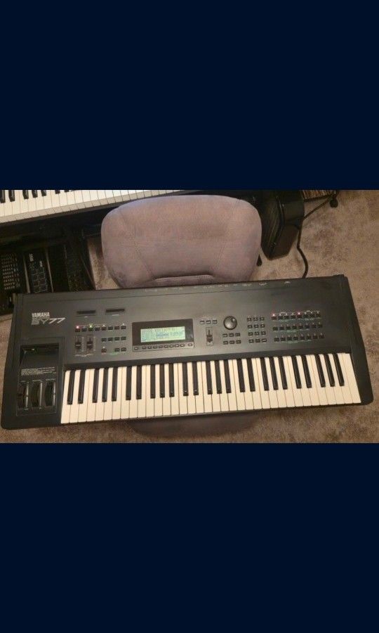 Yamaha Piano Synthesizer Workstation 