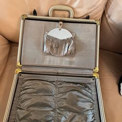 Samsonite Women’s Make Up / Lingerie Luggage 
