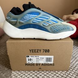 Adidas Yeezy 700 V3 Arzareth