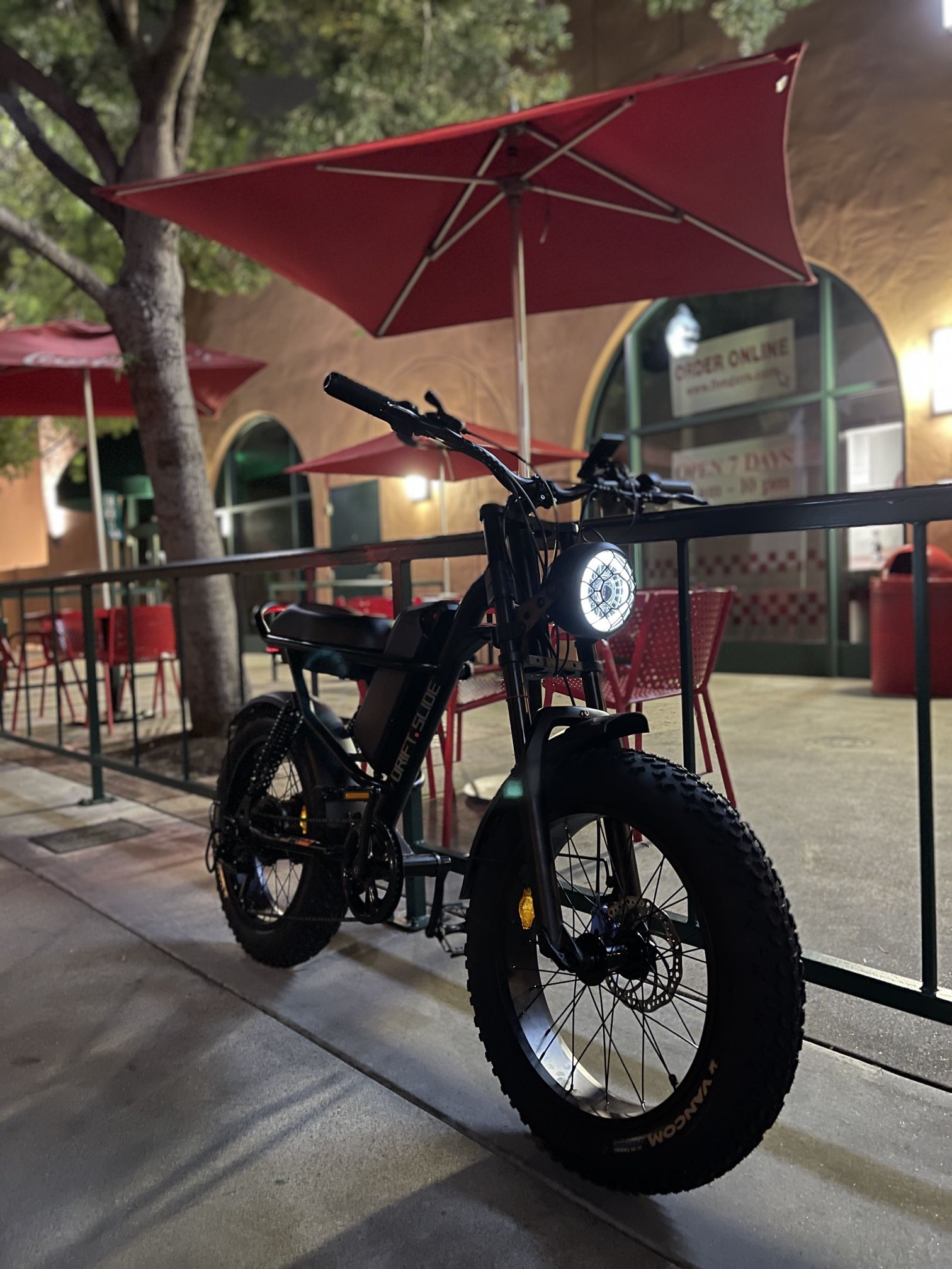 **🌟🚴♂️ Unbeatable Offer on Brand New High-End Electric E-Bike . Only $50 Down! ❤️💰**