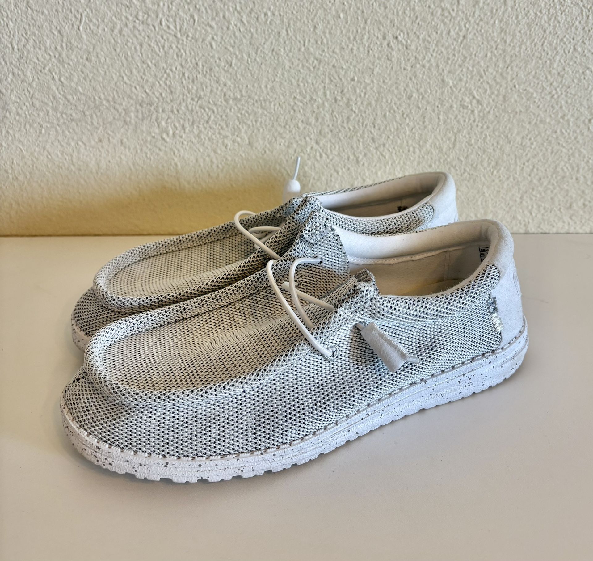 Hey Dude Wally Sox Stone White Fabric Casual Lightweight Shoes Mens 8 Women’s 10